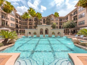 The Circle at Hermann Park in Houston, TX - Building Photo - Building Photo