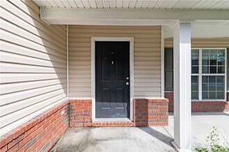 608 Piedmont Ave in Hinesville, GA - Building Photo - Building Photo
