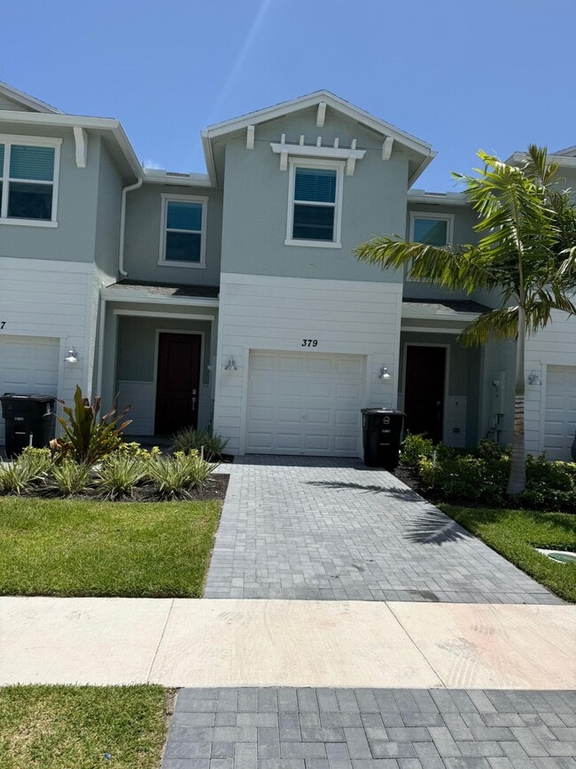 property at 379 SE Crossoak Ln