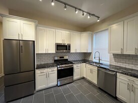 4739 Essex Way in Pittsburgh, PA - Building Photo