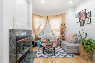 5739 N Winthrop Ave in Chicago, IL - Building Photo - Building Photo