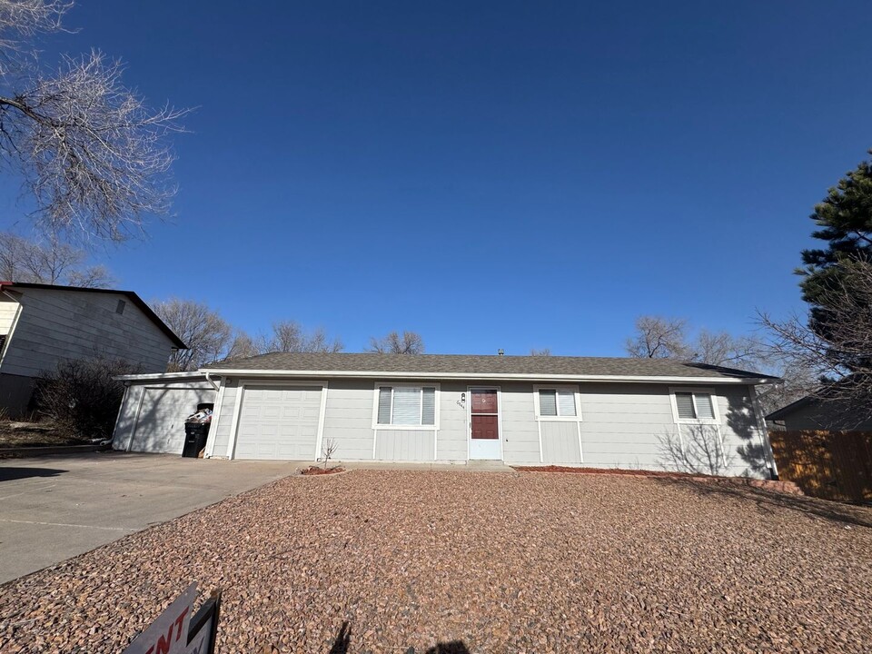 6844 Galley Rd in Colorado Springs, CO - Building Photo