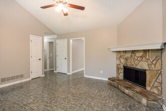 3760 Cherokee Overlook Dr in Canton, GA - Building Photo - Building Photo