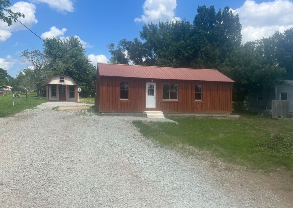 1237 E Karsch Blvd in Farmington, MO - Building Photo