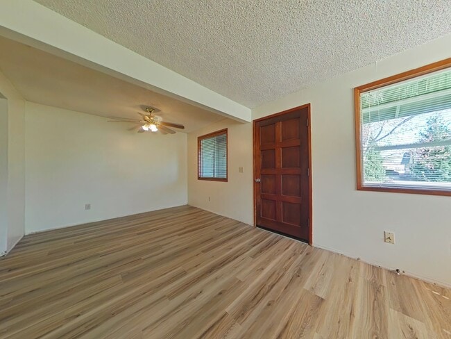 304 NE Conifer Blvd in Corvallis, OR - Building Photo - Building Photo
