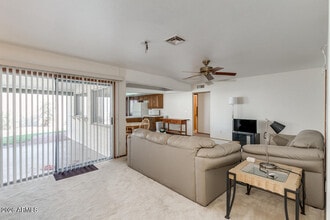 3739 S Siesta Ln in Tempe, AZ - Building Photo - Building Photo