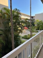 7703 Camino Real in South Miami, FL - Building Photo - Building Photo