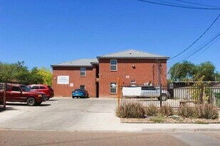 3118 Garfield St in Laredo, TX - Building Photo