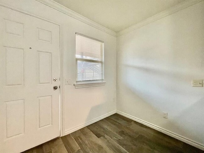 319 E Edwards St in Edmond, OK - Building Photo - Building Photo