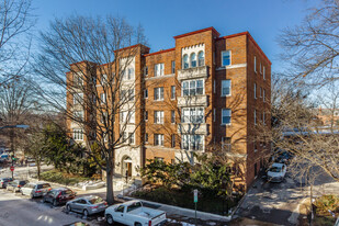 1615 Kenyon St NW in Washington, DC - Foto de edificio - Primary Photo