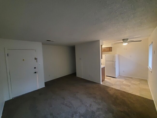 The Cove Apartments in Sacramento, CA - Foto de edificio - Building Photo