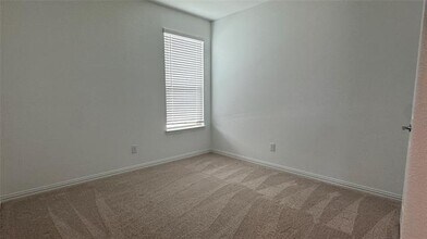 917 Rosebay Dr in Justin, TX - Building Photo - Building Photo