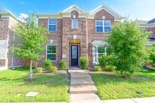 Unit in Garland, TX - Building Photo