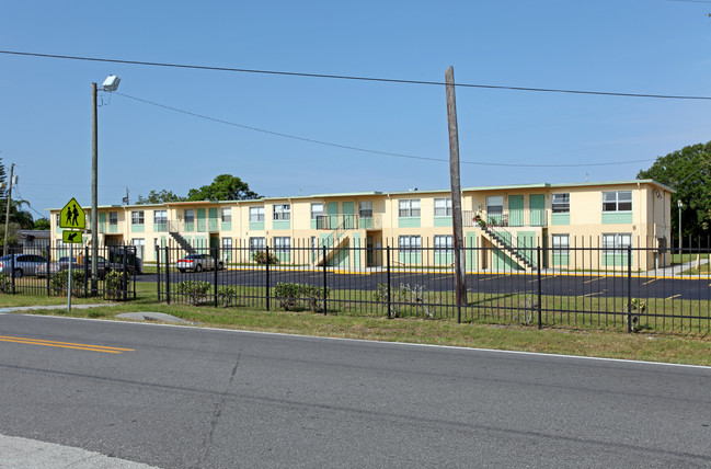 Tropical Manor Apartments in Merritt Island, FL - Building Photo - Building Photo