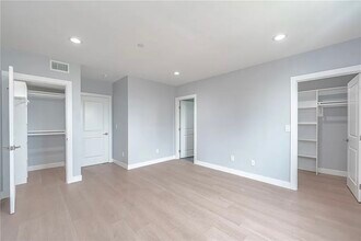 1265 E Adams Blvd in Los Angeles, CA - Building Photo - Building Photo