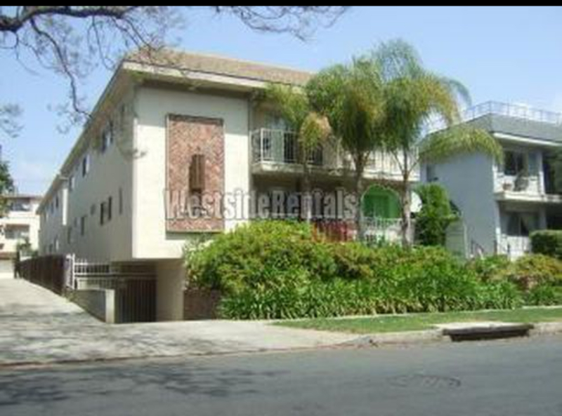 11929 Kiowa Ave in Los Angeles, CA - Building Photo