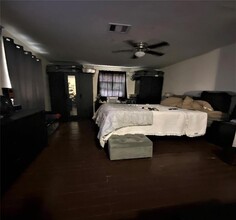 4802 Ward St in Houston, TX - Building Photo - Building Photo
