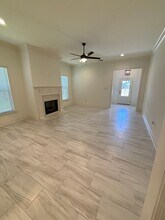 38404 Queen St in Prairieville, LA - Building Photo - Building Photo