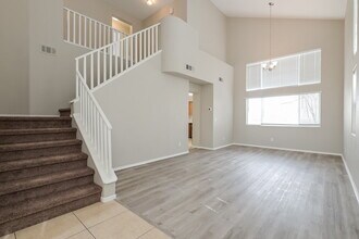 70 Huntfield Dr in Henderson, NV - Building Photo - Building Photo