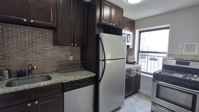 330 Hudson St in Hoboken, NJ - Building Photo - Building Photo