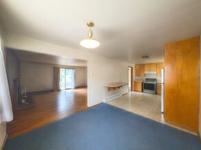 971 NW Cleveland Ave in Corvallis, OR - Building Photo - Building Photo