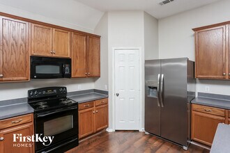 2852 Maple Creek Dr in Fort Worth, TX - Foto de edificio - Building Photo