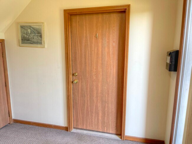 13000 E 11 Mile Rd in Warren, MI - Building Photo - Building Photo