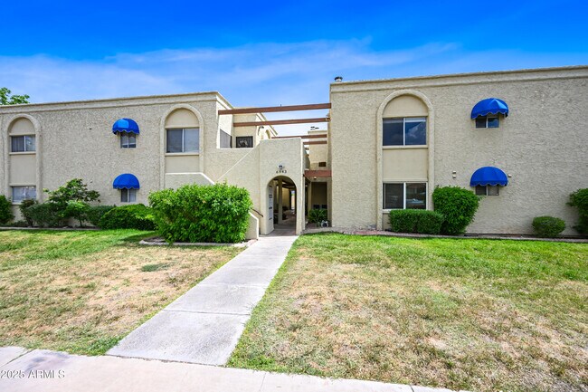 property at 6943 E Earll Dr