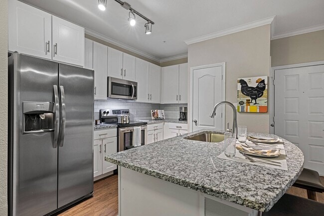 Marquis Parkside in Austin, TX - Building Photo - Building Photo