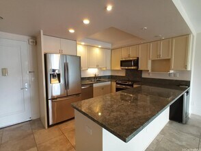 1350 Ala Moana Blvd in Honolulu, HI - Building Photo - Building Photo