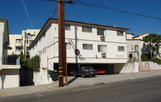 10789 OHIO Ave in Los Angeles, CA - Building Photo - Building Photo