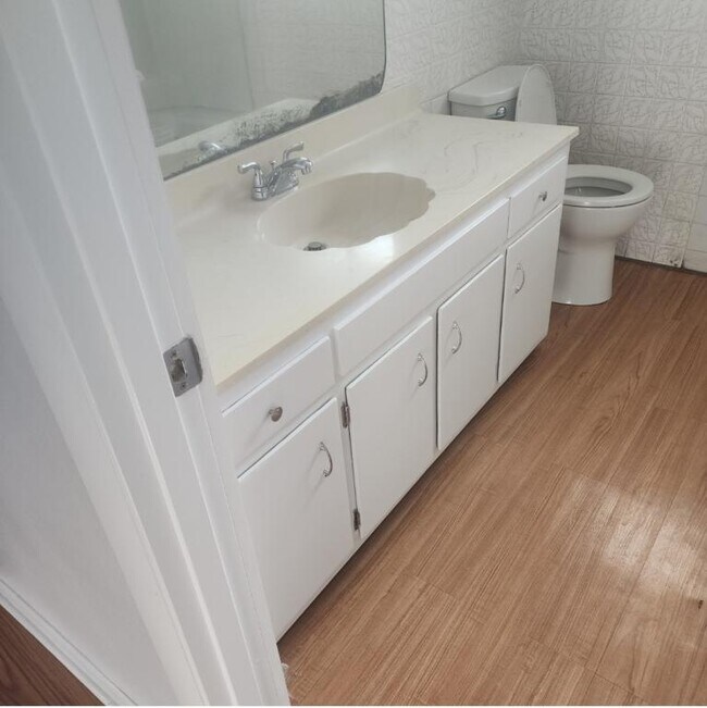 2404 Bellevue Dr in Fort Wayne, IN - Building Photo - Building Photo