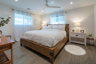 1959 SE 25th Ave in Fort Lauderdale, FL - Foto de edificio - Building Photo