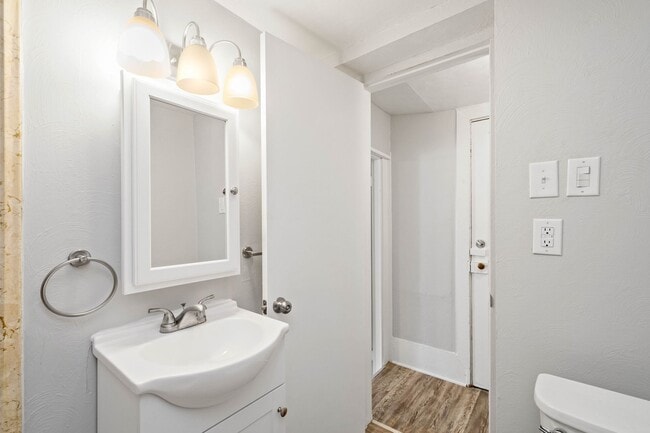 831 Hall St in Munhall, PA - Building Photo - Building Photo