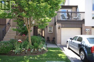 70 English Ivyway in Toronto, ON - Building Photo