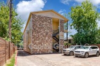 4718 Eastside Ave in Dallas, TX - Foto de edificio - Building Photo