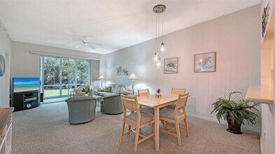 8750 Olde Hickory Ave, Unit 9109 in Sarasota, FL - Building Photo - Building Photo