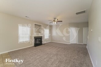 1013 Loudoun Rd in Indian Trail, NC - Foto de edificio - Building Photo