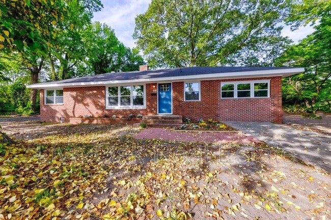 property at 1557 N Great Neck Rd