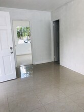2144 SW 17th St in Miami, FL - Building Photo - Building Photo