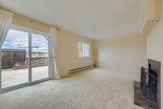 1858 Centaur Cir in Lafayette, CO - Foto de edificio - Building Photo