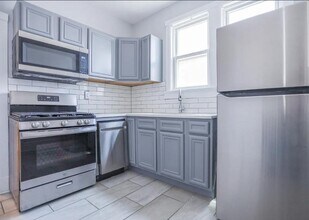 4301 W Wrightwood Ave, Unit 2 in Chicago, IL - Building Photo - Building Photo