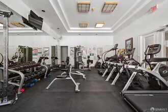 220 Caldecott Ln in Oakland, CA - Building Photo - Building Photo