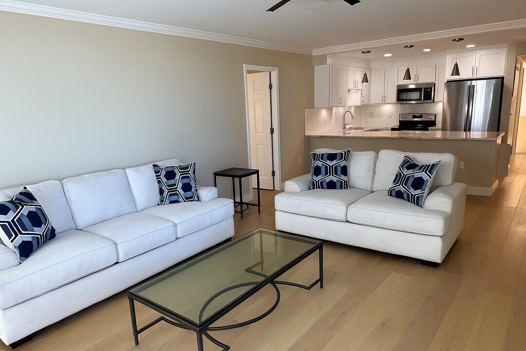 2947 S Atlantic Ave, Unit 301 in Daytona Beach Shores, FL - Building Photo