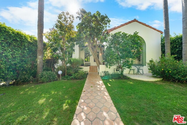 property at 441 Flores St