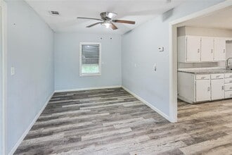 2802 2nd Ave N in Texas City, TX - Foto de edificio - Building Photo