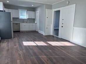 283 E High St, Unit 2 in Manchester, NH - Building Photo - Building Photo