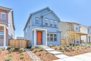 6240 N Florence Wy in Denver, CO - Building Photo