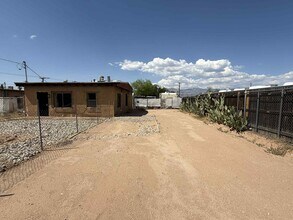 5709 E 26th St in Tucson, AZ - Building Photo - Building Photo