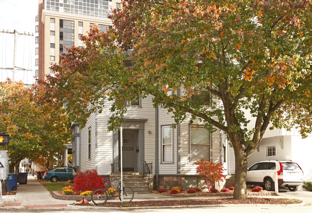 401 S Division in Ann Arbor, MI - Foto de edificio